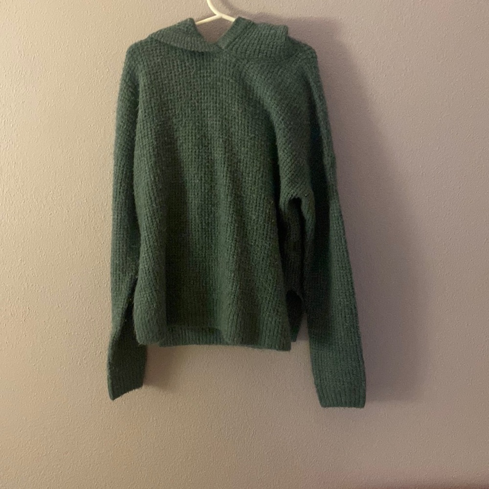 sweatshirt